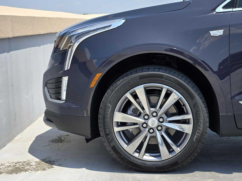 new 2025 Cadillac XT5 car, priced at $54,990