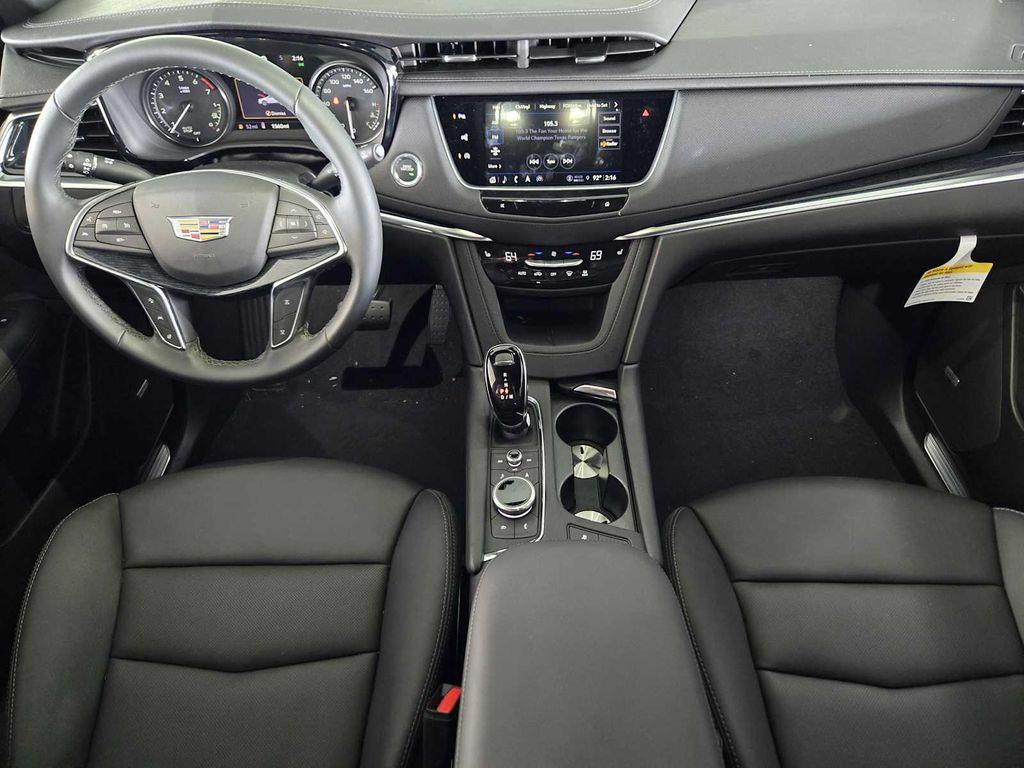 new 2025 Cadillac XT5 car, priced at $54,990