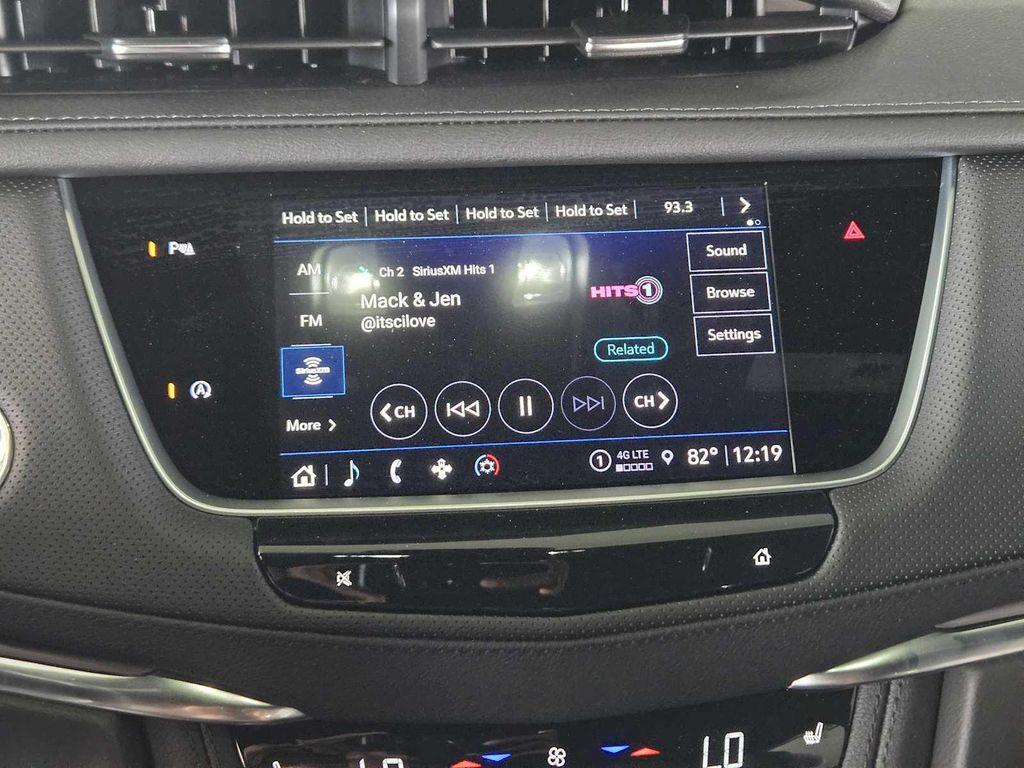 new 2025 Cadillac XT5 car, priced at $47,315
