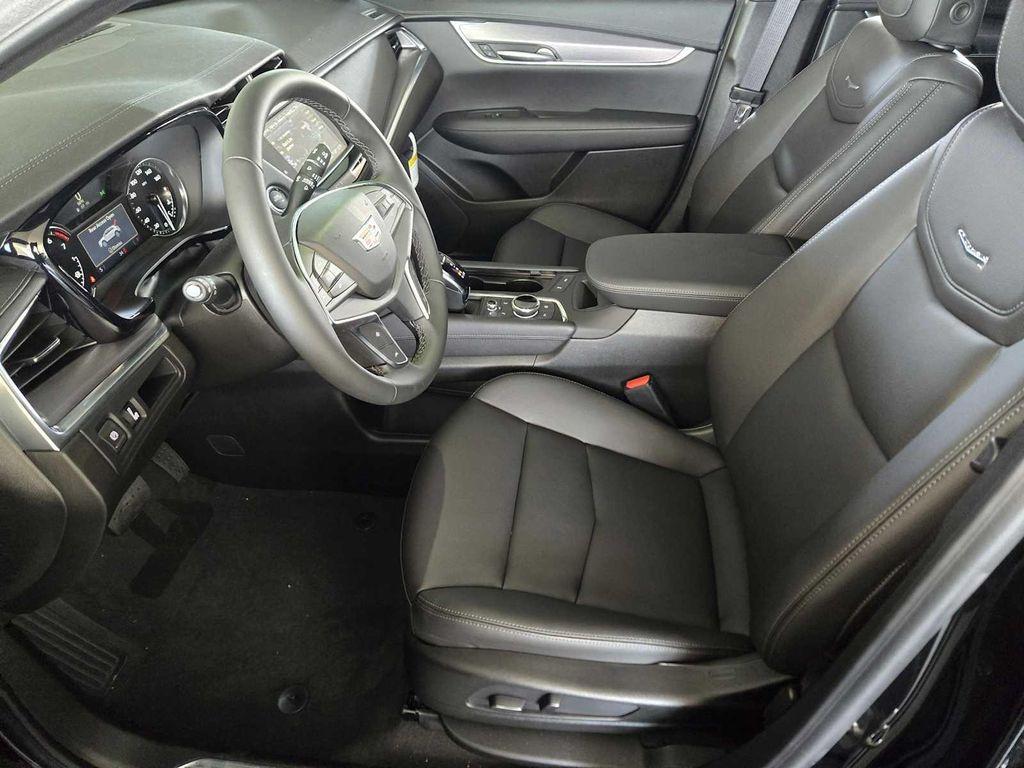 new 2025 Cadillac XT5 car, priced at $47,315