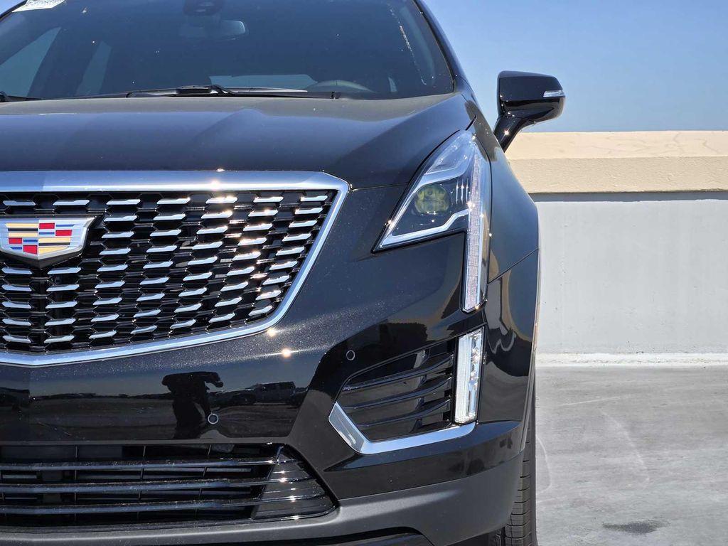 new 2025 Cadillac XT5 car, priced at $47,315