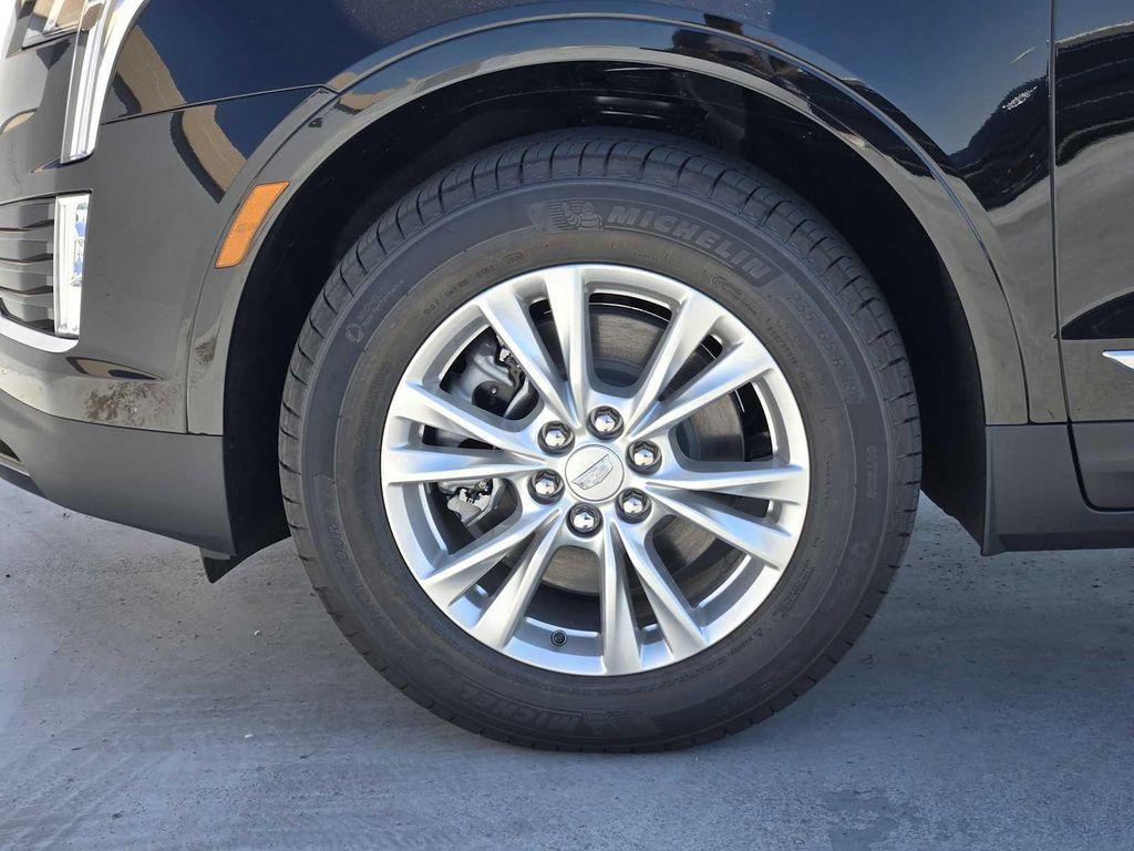 new 2025 Cadillac XT5 car, priced at $47,315