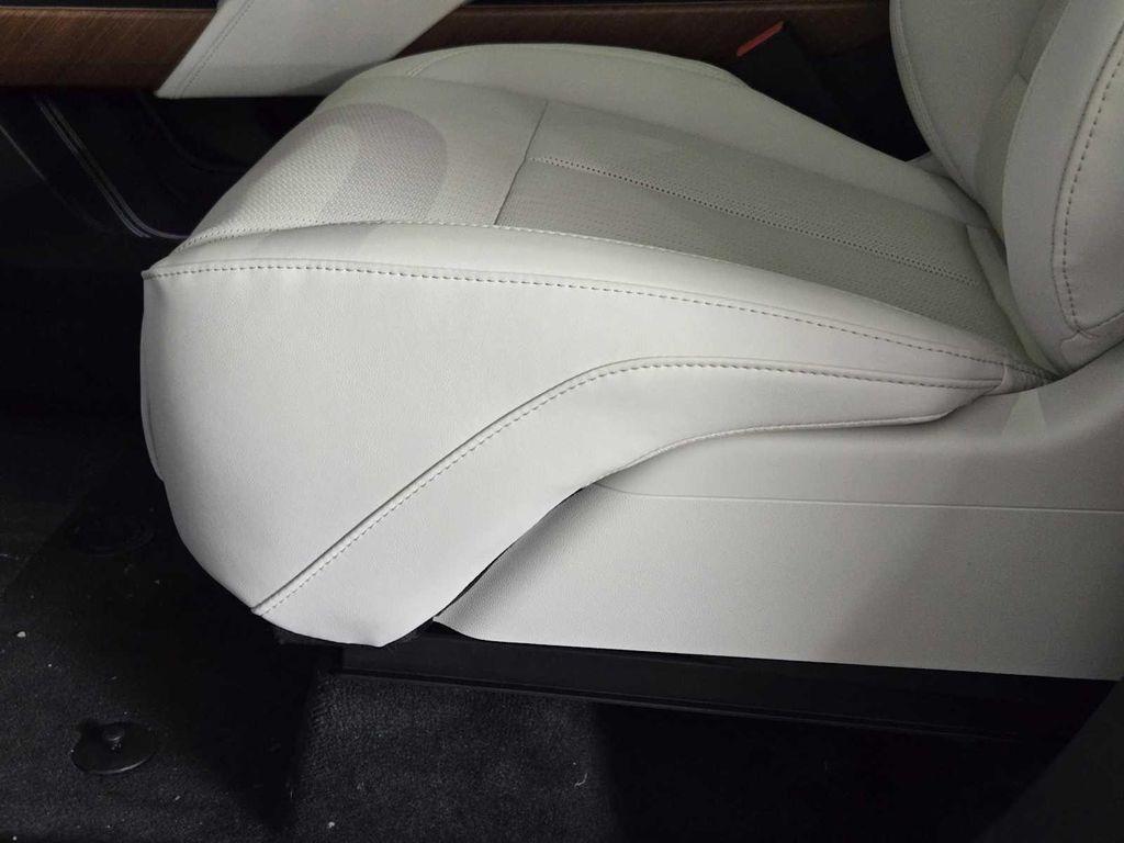 new 2026 Cadillac VISTIQ car, priced at $81,610