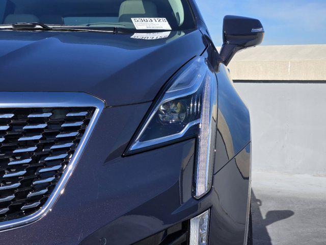 new 2025 Cadillac XT5 car, priced at $56,090