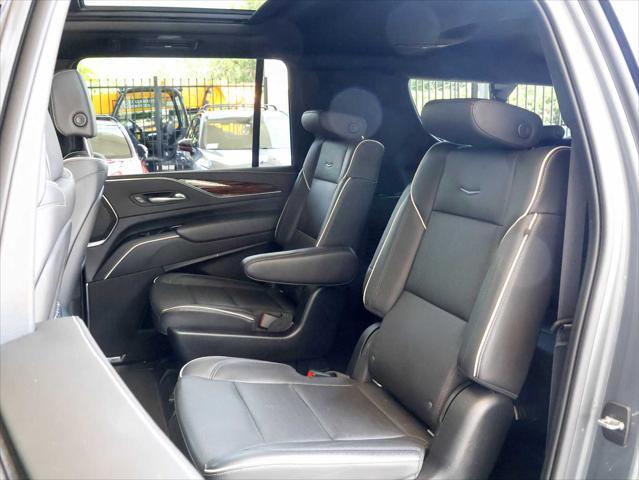 used 2021 Cadillac Escalade ESV car, priced at $55,998