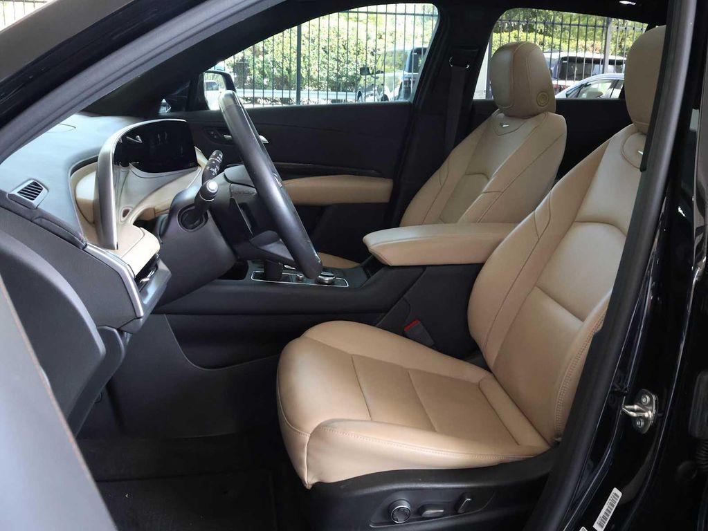 used 2024 Cadillac XT4 car, priced at $33,898