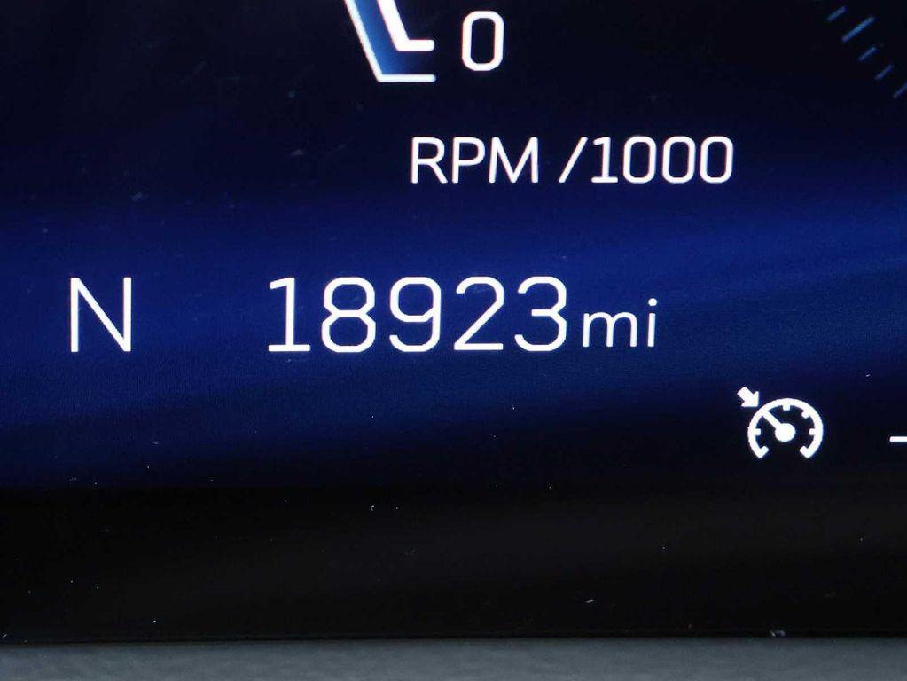 used 2024 Cadillac XT4 car, priced at $33,898