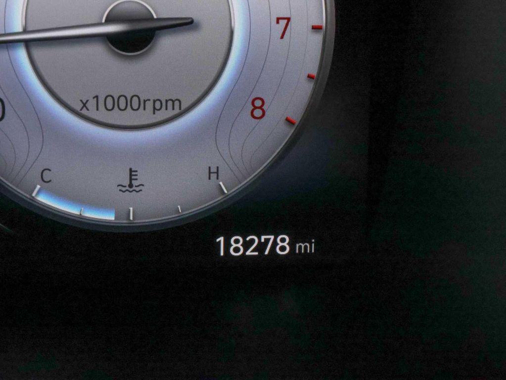 used 2023 Hyundai Santa Fe car, priced at $32,587