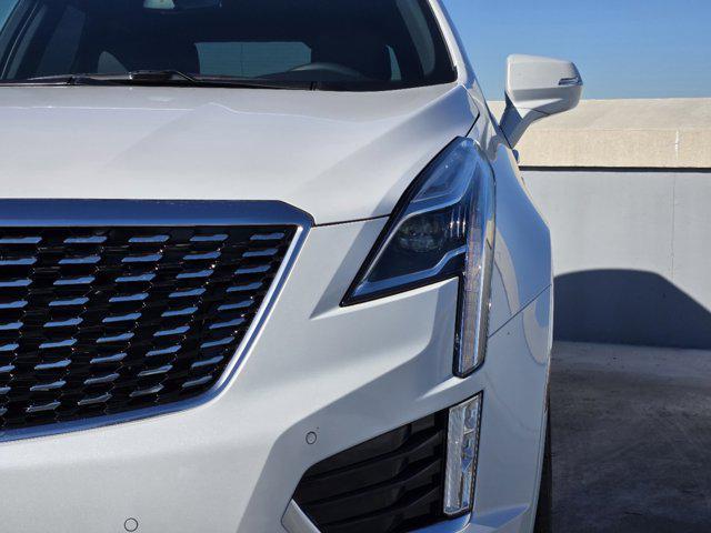 new 2025 Cadillac XT5 car, priced at $47,240