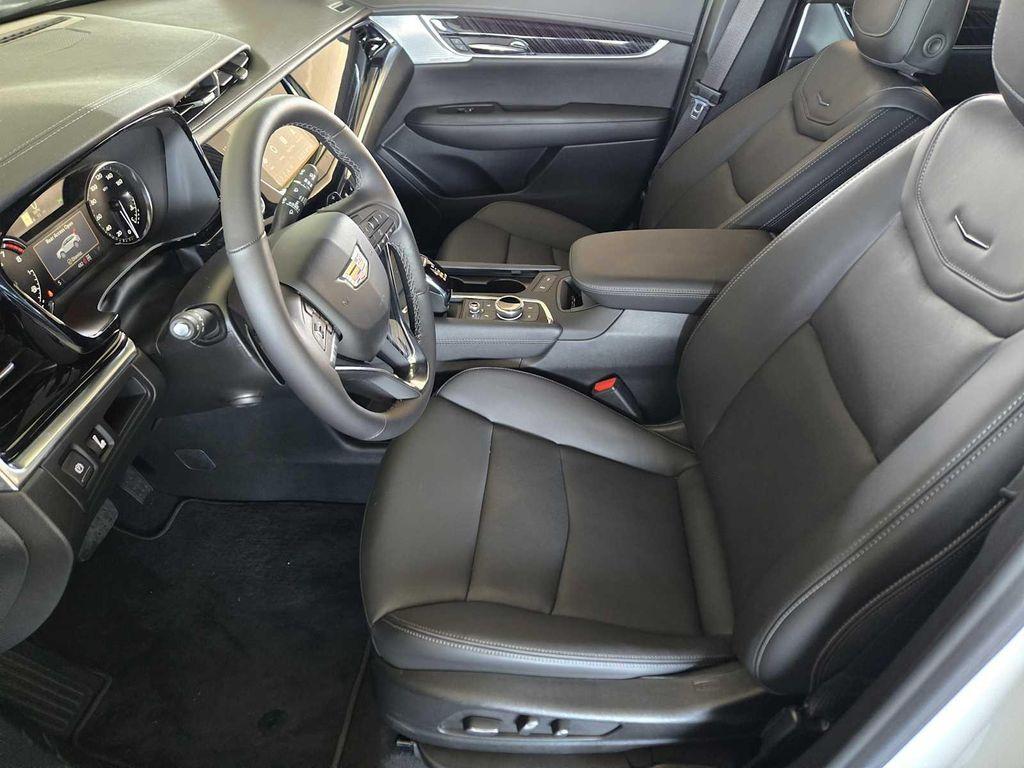 new 2025 Cadillac XT6 car, priced at $60,115
