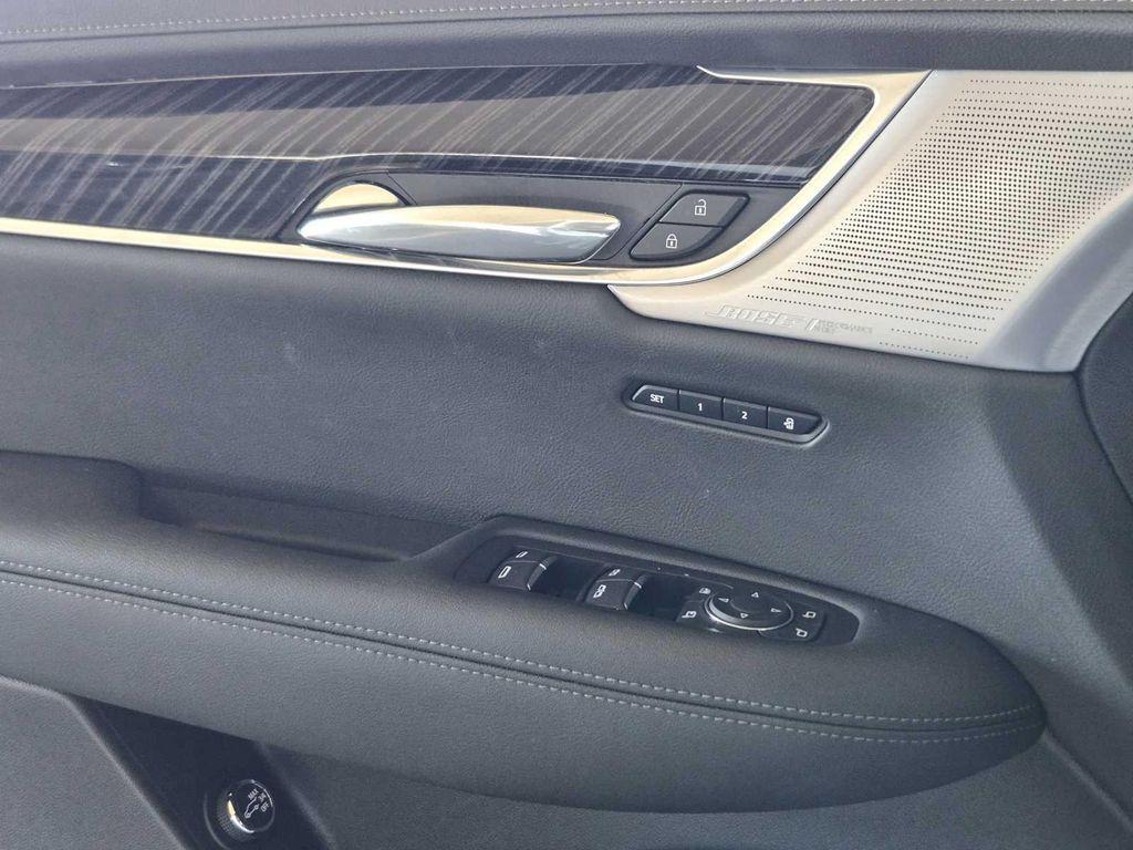 new 2025 Cadillac XT6 car, priced at $60,115