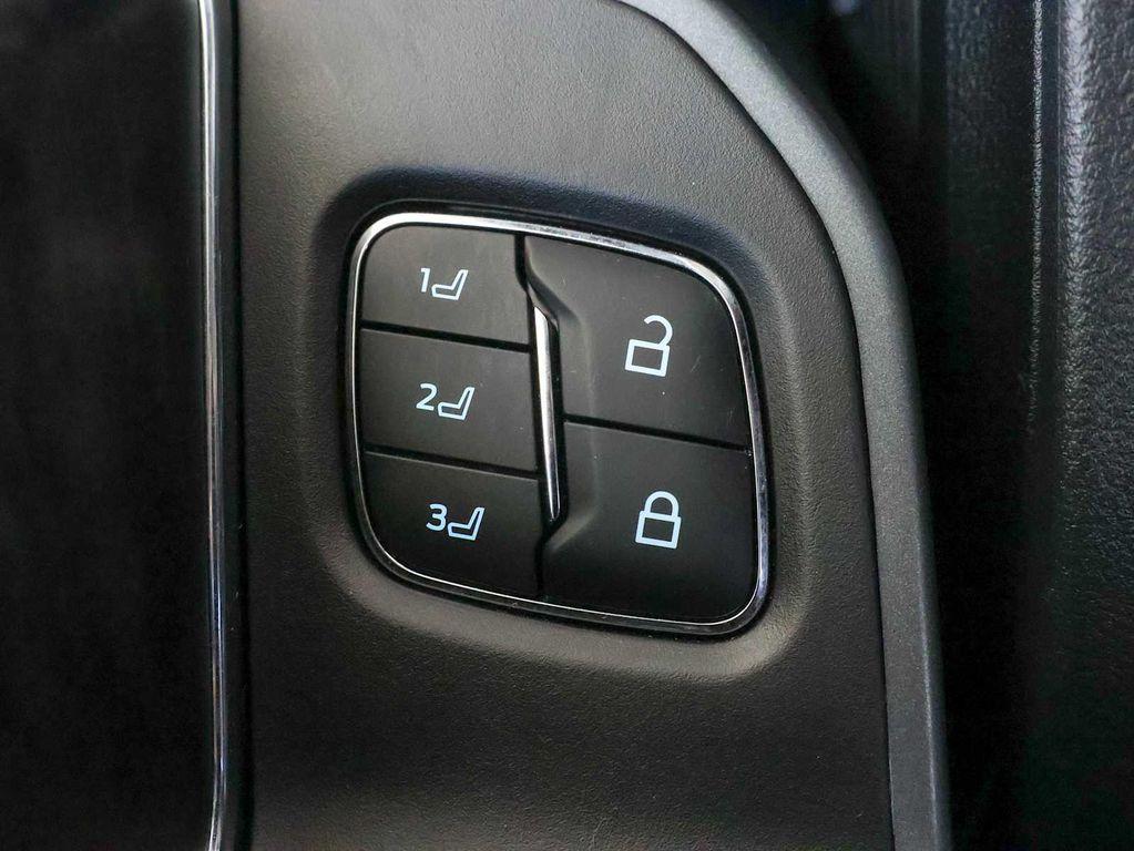 used 2025 Ford F-250 car, priced at $67,999