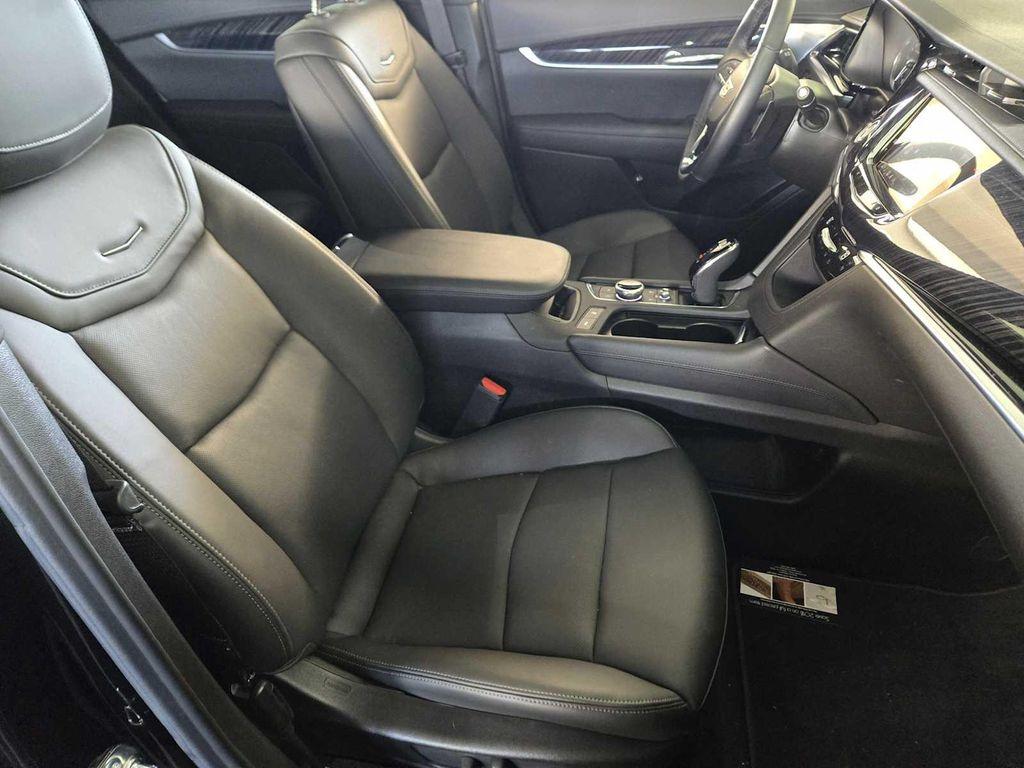 new 2025 Cadillac XT6 car, priced at $59,515