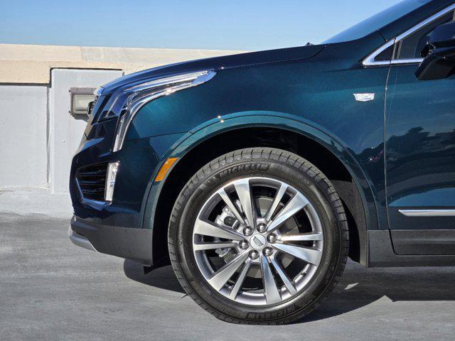 new 2025 Cadillac XT5 car, priced at $54,210