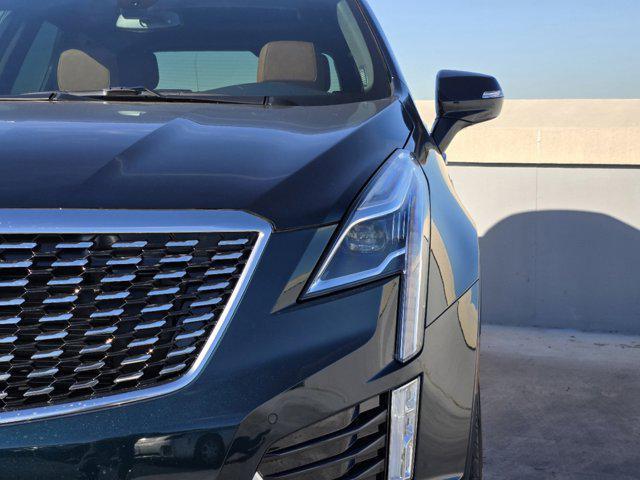 new 2025 Cadillac XT5 car, priced at $54,210