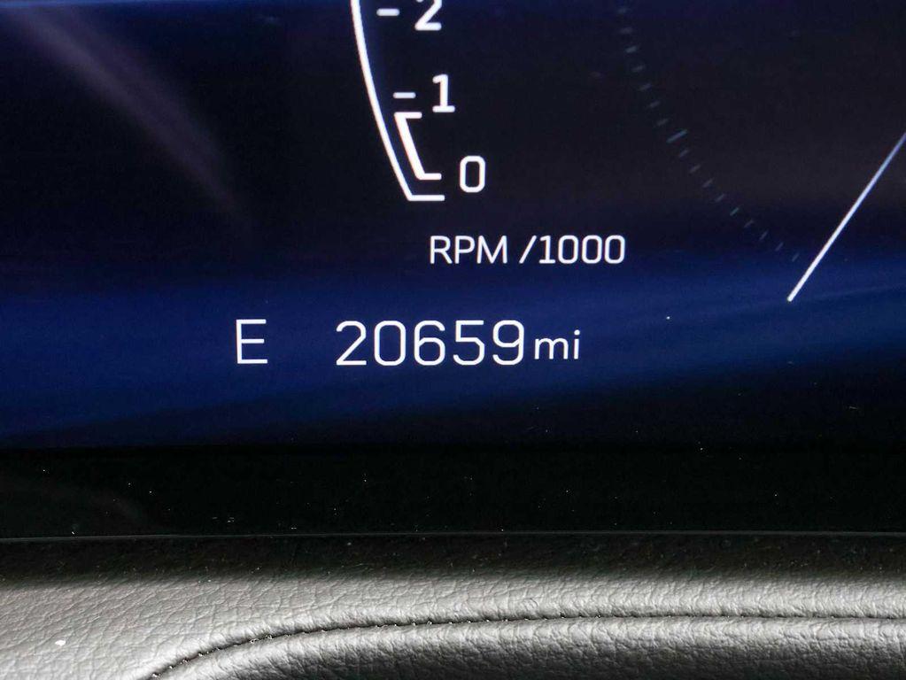 used 2024 Cadillac XT4 car, priced at $34,391