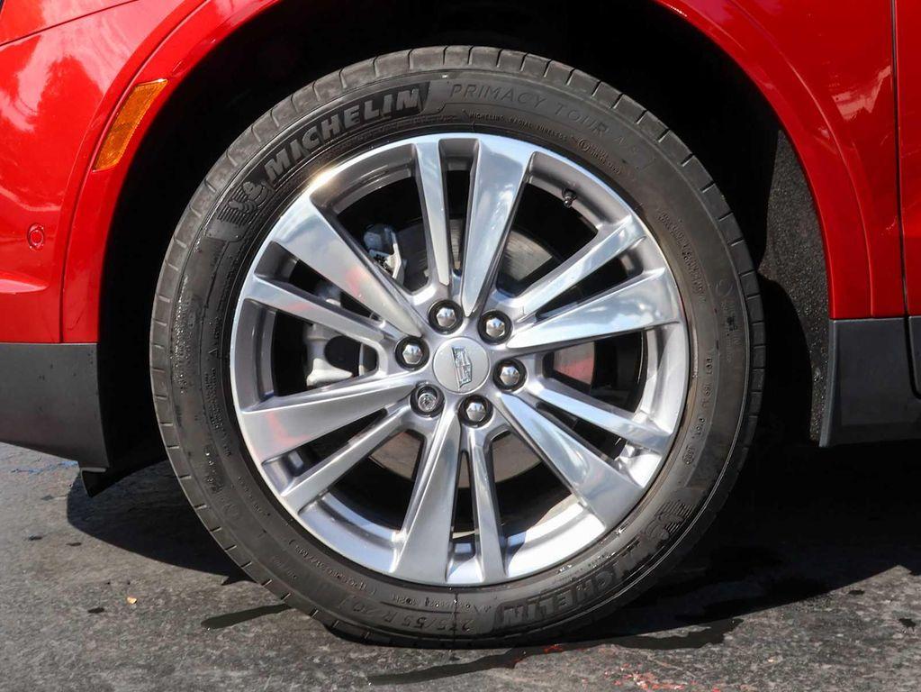 used 2024 Cadillac XT5 car, priced at $37,989