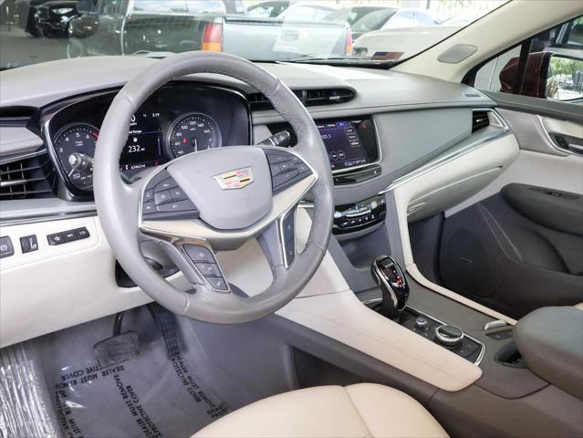 used 2022 Cadillac XT5 car, priced at $26,388