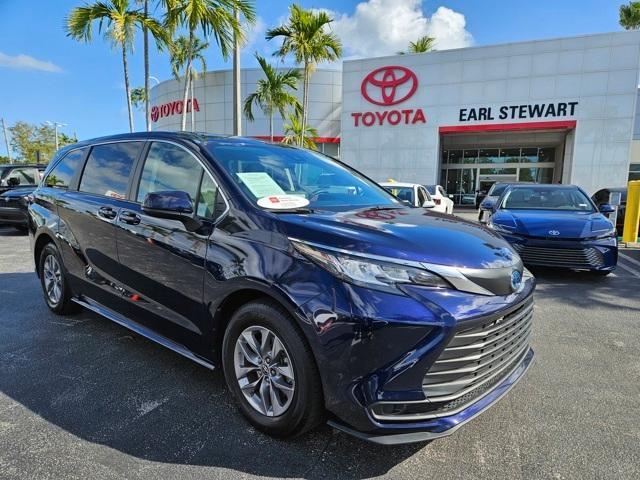 used 2022 Toyota Sienna car, priced at $37,995