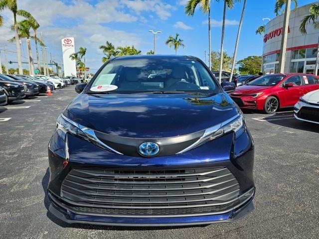 used 2022 Toyota Sienna car, priced at $37,995