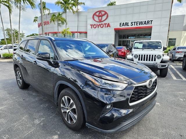 used 2024 Toyota Highlander car, priced at $38,995