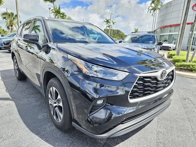 used 2024 Toyota Highlander car, priced at $38,995