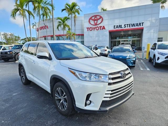 used 2018 Toyota Highlander car, priced at $25,995