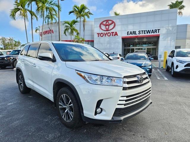 used 2018 Toyota Highlander car, priced at $25,995