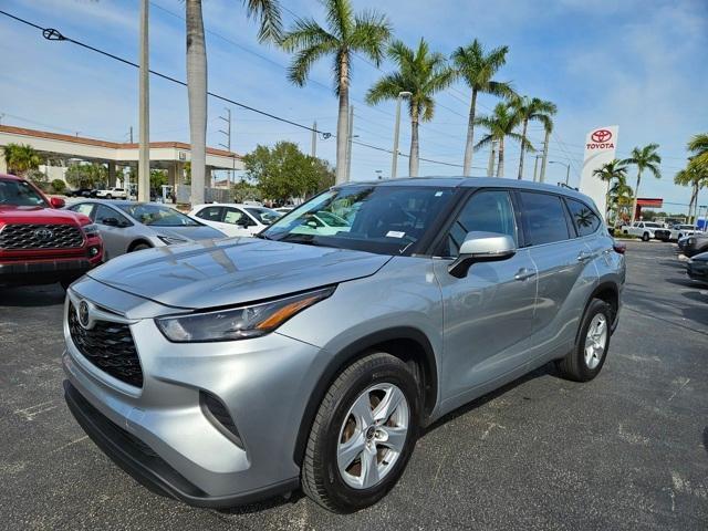 used 2022 Toyota Highlander car, priced at $27,995