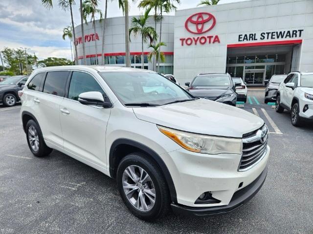 used 2014 Toyota Highlander car, priced at $17,998