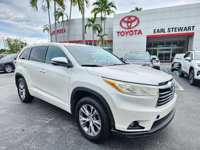 used 2014 Toyota Highlander car, priced at $17,998