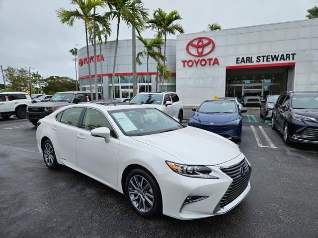 used 2017 Lexus ES 300h car, priced at $25,595