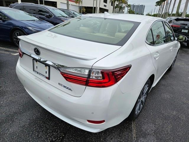 used 2017 Lexus ES 300h car, priced at $25,595