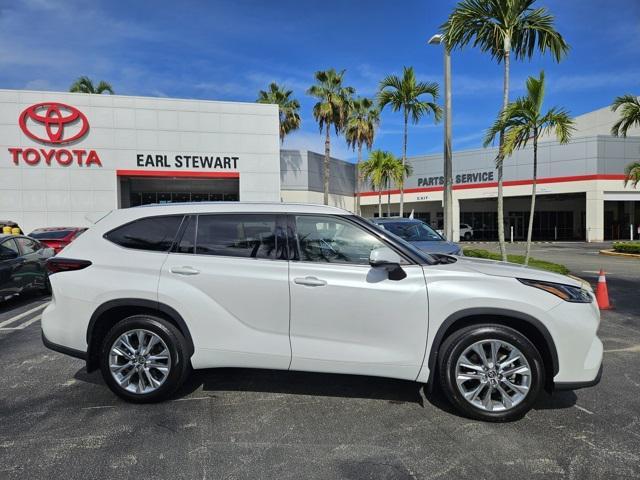 used 2024 Toyota Highlander car, priced at $48,994