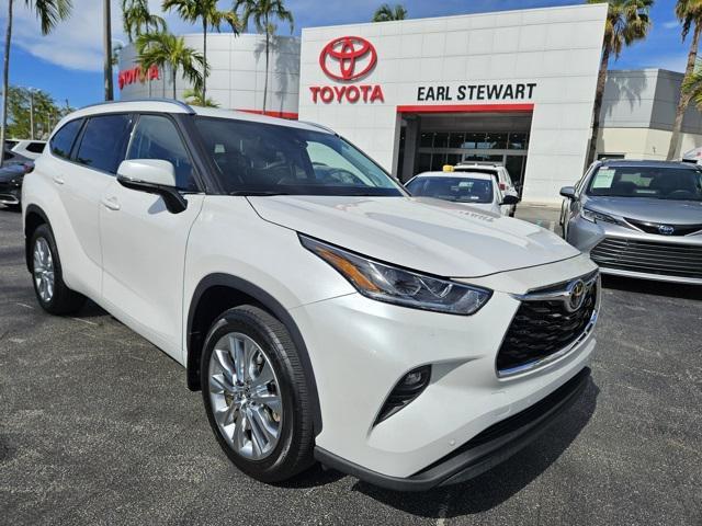 used 2024 Toyota Highlander car, priced at $48,994