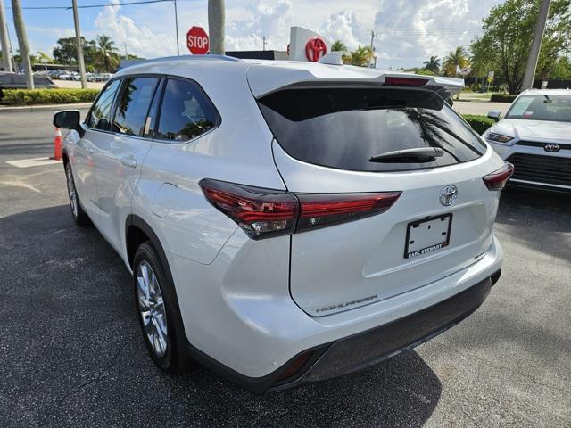 used 2024 Toyota Highlander car, priced at $48,994
