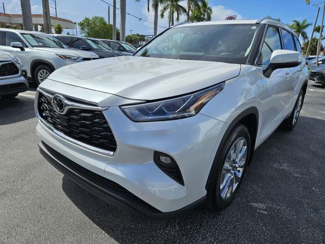 used 2024 Toyota Highlander car, priced at $48,994