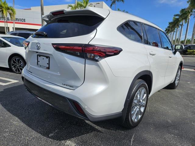 used 2024 Toyota Highlander car, priced at $48,994