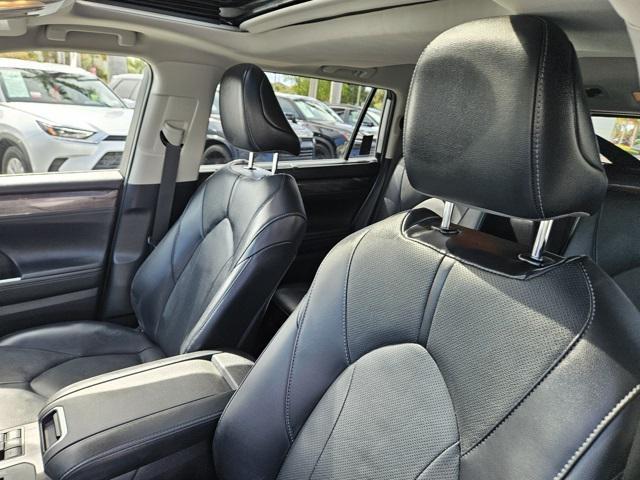 used 2024 Toyota Highlander car, priced at $48,994