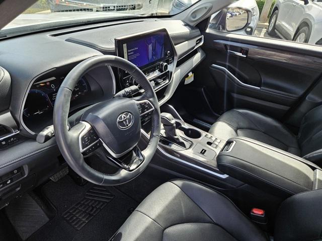 used 2024 Toyota Highlander car, priced at $48,994