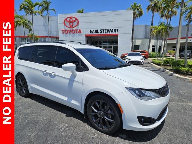 used 2020 Chrysler Pacifica car, priced at $15,995