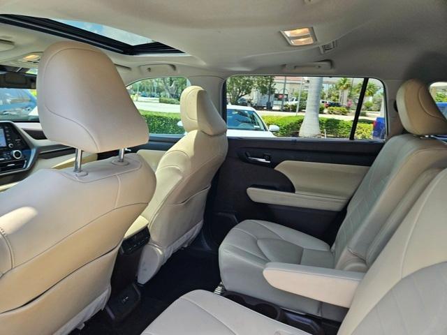 used 2020 Toyota Highlander Hybrid car, priced at $28,992