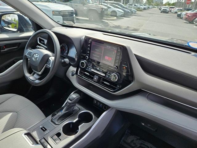 used 2022 Toyota Highlander car, priced at $30,997