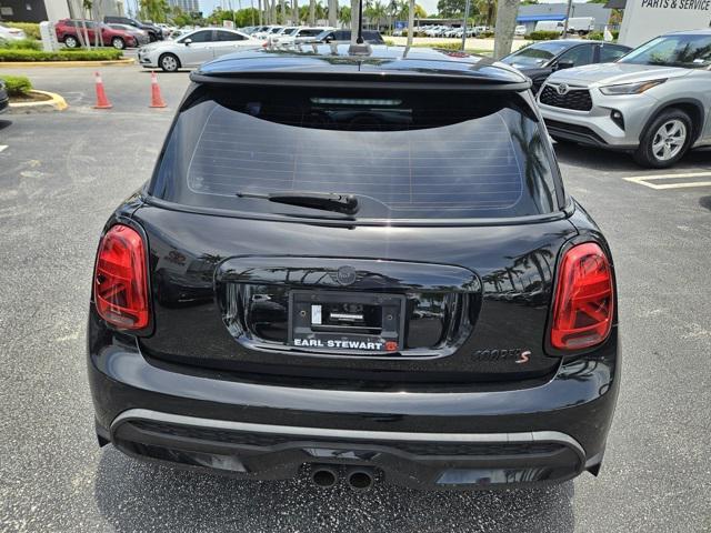 used 2022 MINI Hardtop car, priced at $18,995