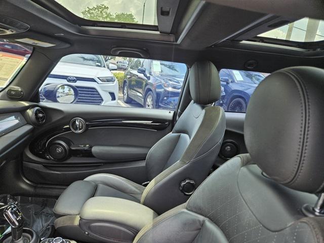 used 2022 MINI Hardtop car, priced at $18,995
