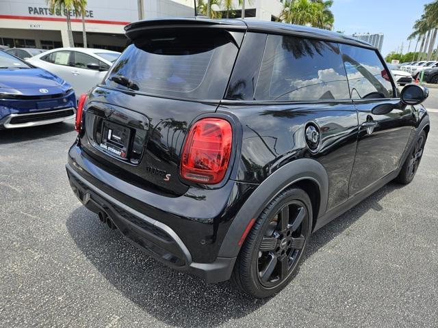 used 2022 MINI Hardtop car, priced at $18,995