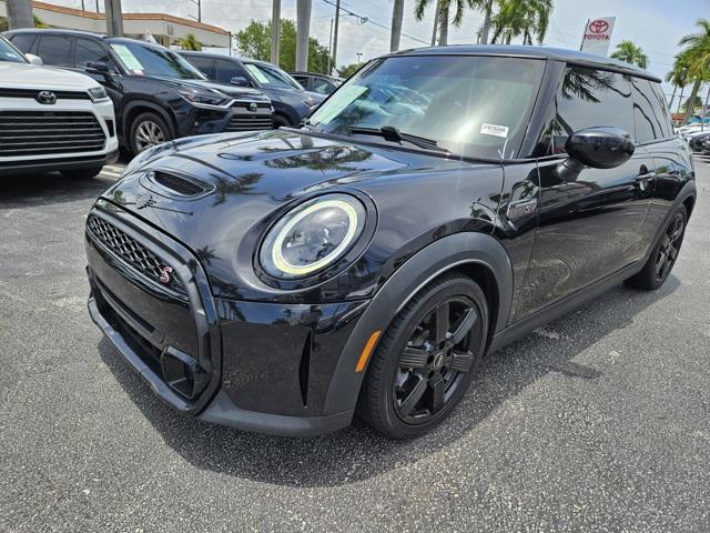 used 2022 MINI Hardtop car, priced at $18,995