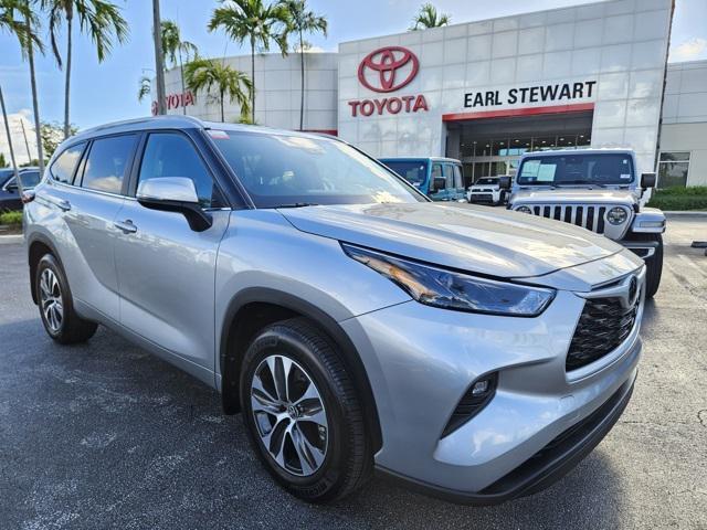 used 2024 Toyota Highlander car, priced at $39,595