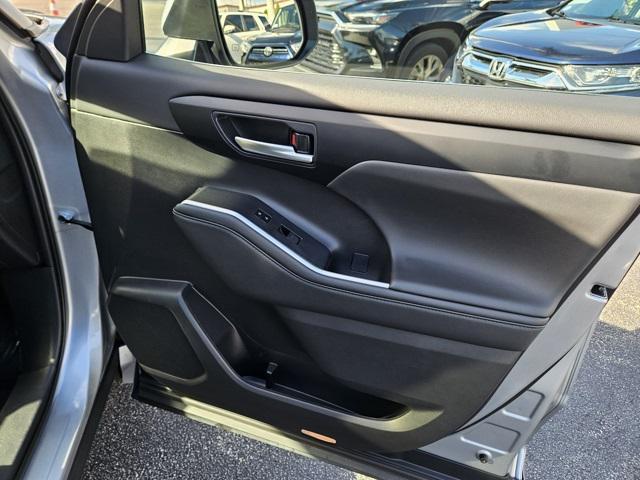 used 2024 Toyota Highlander car, priced at $39,595