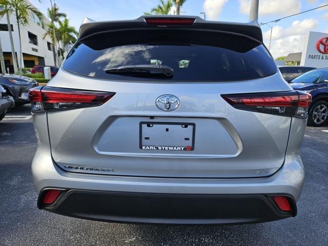 used 2024 Toyota Highlander car, priced at $39,595